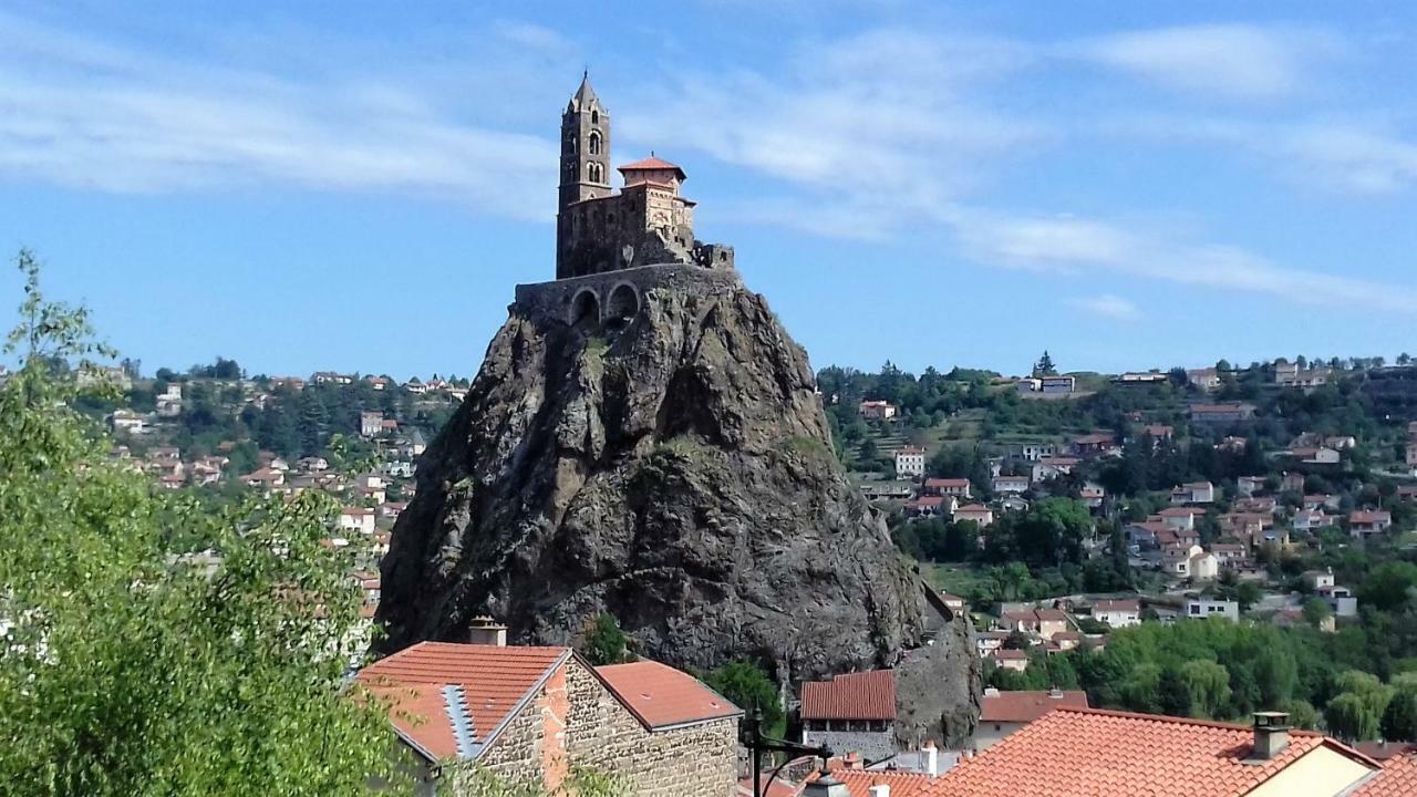 Le Petit Dyke Apartment Le Puy-en-Velay Bagian luar foto