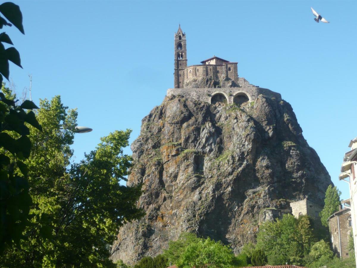 Le Petit Dyke Apartment Le Puy-en-Velay Bagian luar foto